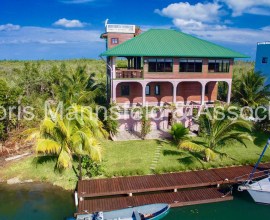 H427 - Placencia Caye House with Incredible Views