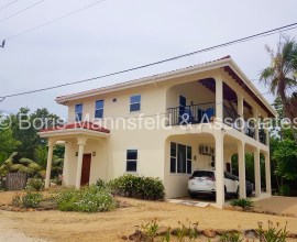 NH332 - Maya Beach Home With Amazing Mountain Views and Walking Distance From The Beach